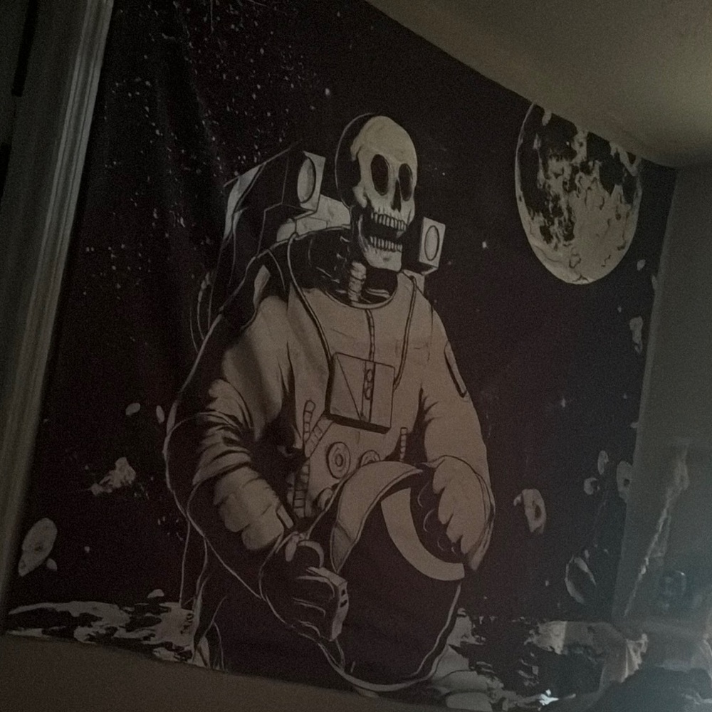 Astronaut Skull Wall Tapestry - Black and White